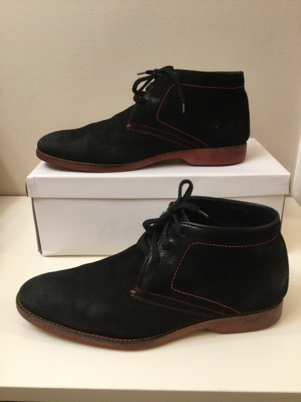 Mismatched Donald J Pliner Black Suede Leather Chukka Boots 9.5 left &10.5 right